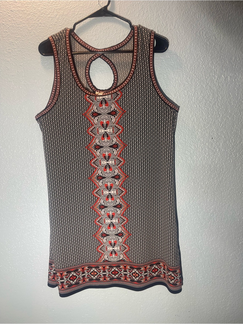 Max Studio Black and Red Sleeveless Keyhole Mini Dress